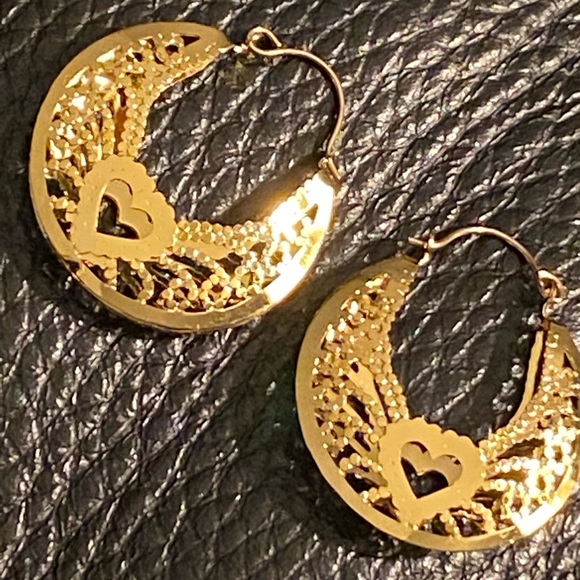 Jewelry - 14K Yellow Gold Heart Hoop pierced Earrings